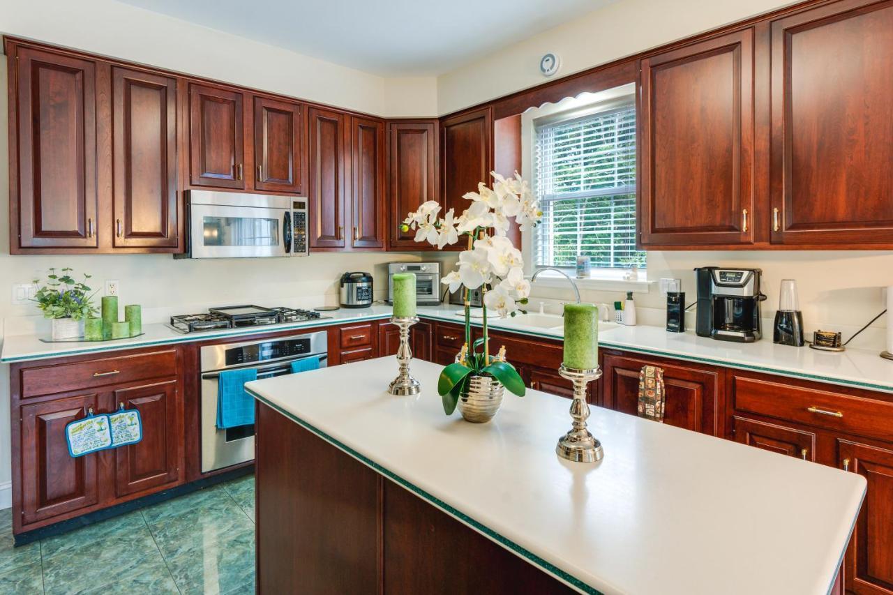 Centrally Located Family Home With Pool Harleysville Екстер'єр фото